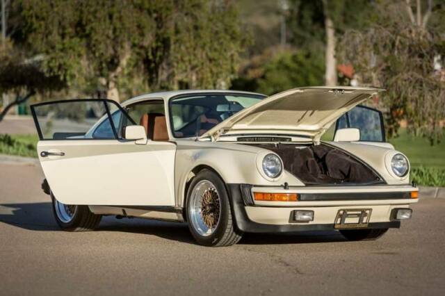 Porsche 911 1976 image number 19