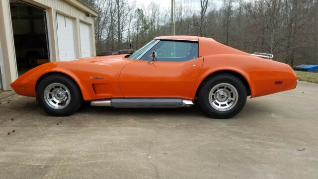Chevrolet Corvette 1975 image number 14