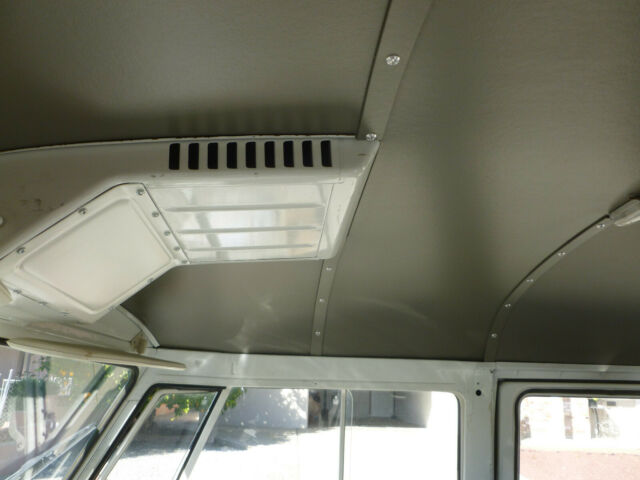 Volkswagen Bus/Vanagon 1966 image number 10