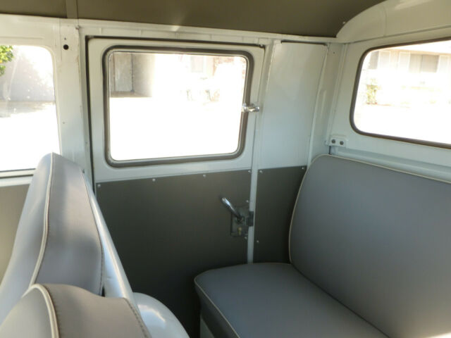 Volkswagen Bus/Vanagon 1966 image number 22