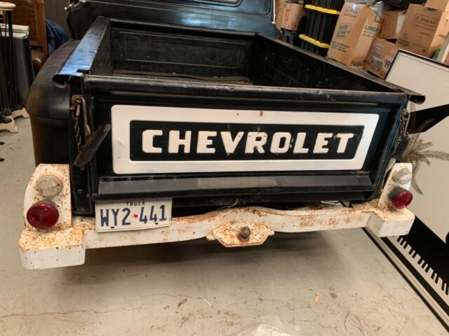 Chevrolet C-10 1965 image number 2