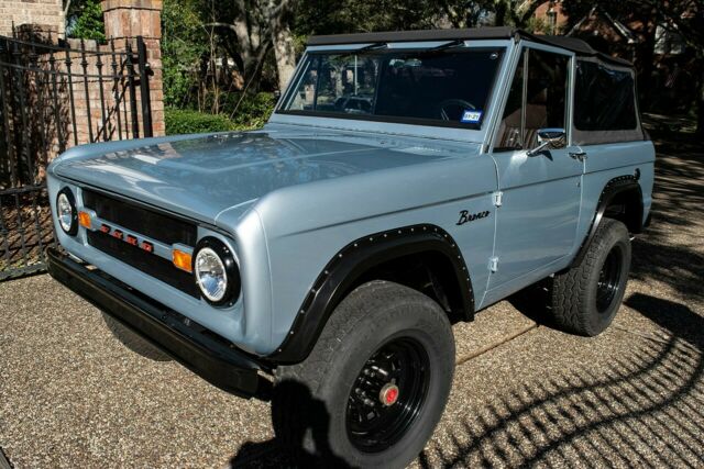Ford Bronco 1974 image number 2