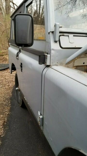 Land Rover Defender 1979 image number 4