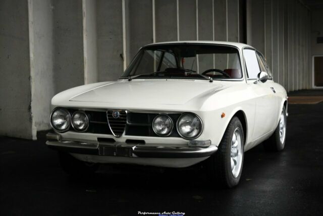 Alfa Romeo GTV 1969 image number 14