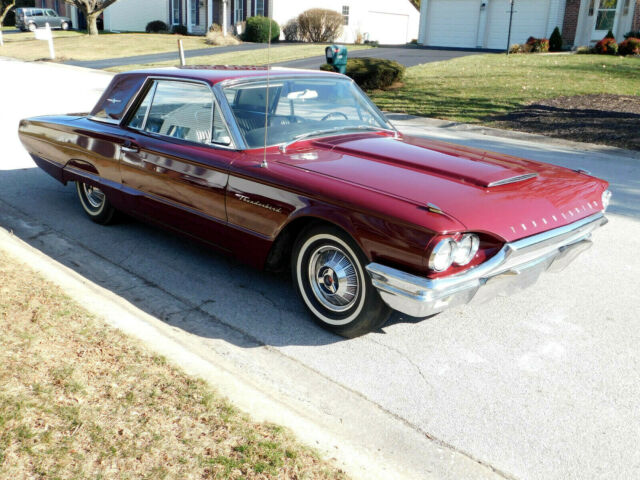 Ford Thunderbird 1964 image number 2