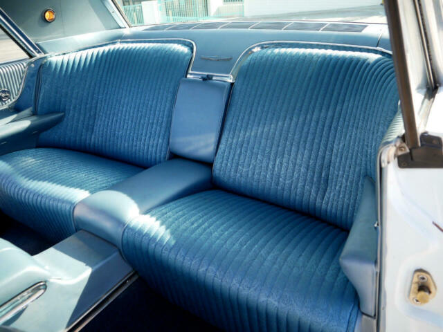 Ford Thunderbird 1965 image number 9