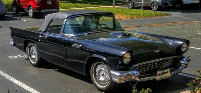 Ford Thunderbird 1957 image number 0
