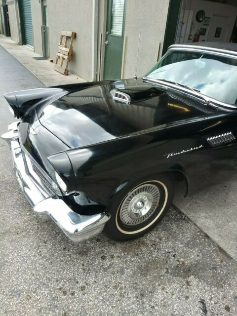 Ford Thunderbird 1957 image number 9