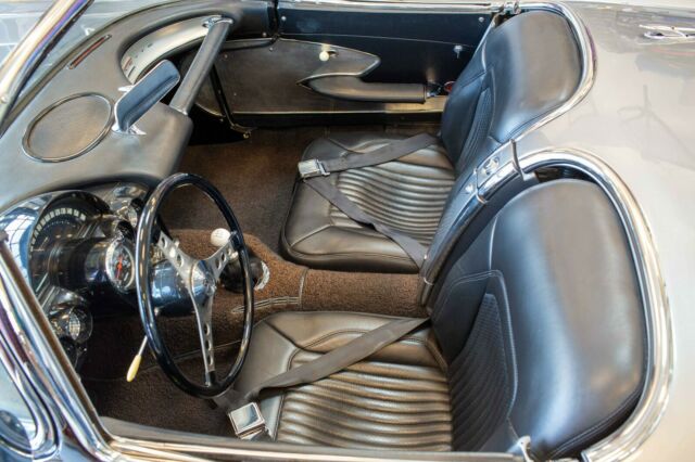 Chevrolet Corvette 1960 image number 21