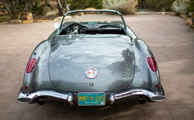 Chevrolet Corvette 1960 image number 26