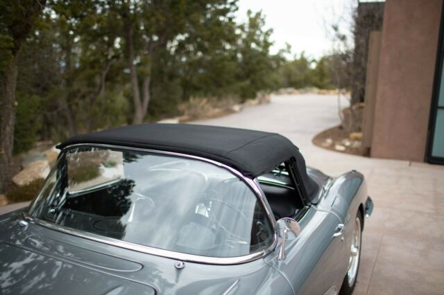Chevrolet Corvette 1960 image number 33