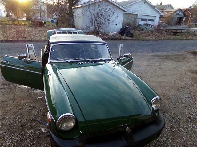MG MGB 1977 image number 21