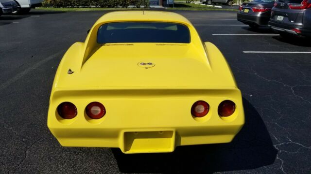 Chevrolet Corvette 1974 image number 11