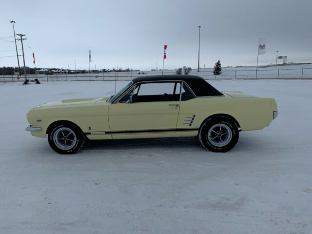 Ford Mustang 1966 image number 10