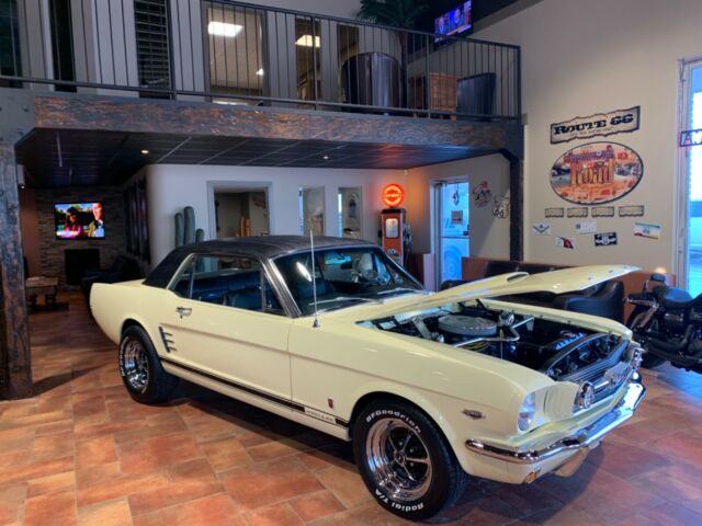 Ford Mustang 1966 image number 24