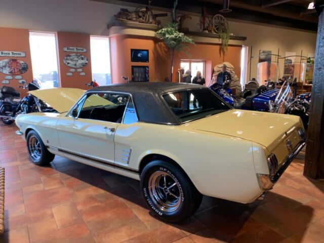 Ford Mustang 1966 image number 25