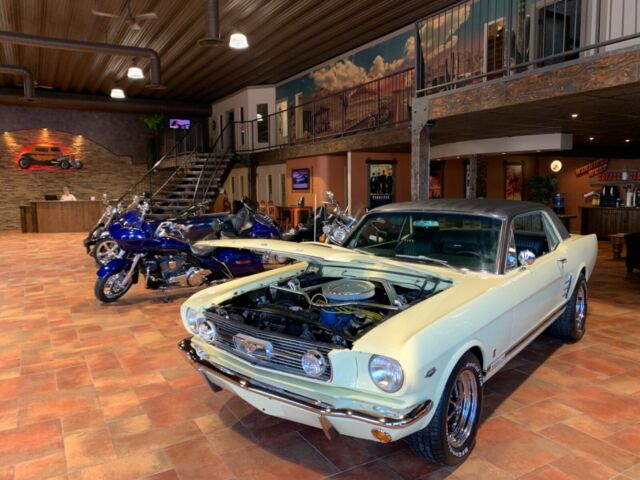 Ford Mustang 1966 image number 26