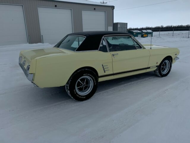 Ford Mustang 1966 image number 36