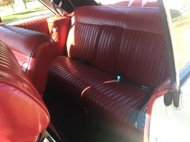 Chrysler Imperial 1961 image number 18