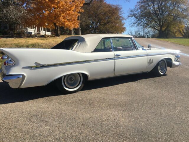 Chrysler Imperial 1961 image number 20