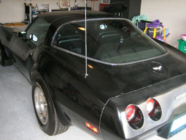 Chevrolet Corvette 1979 image number 2