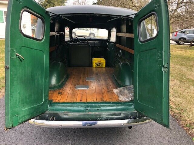 Ford Panel Delivery Truck 1939 image number 18