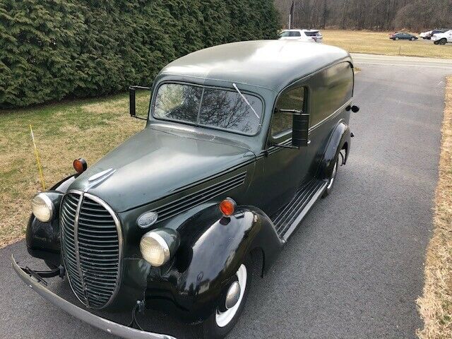 Ford Panel Delivery Truck 1939 image number 9