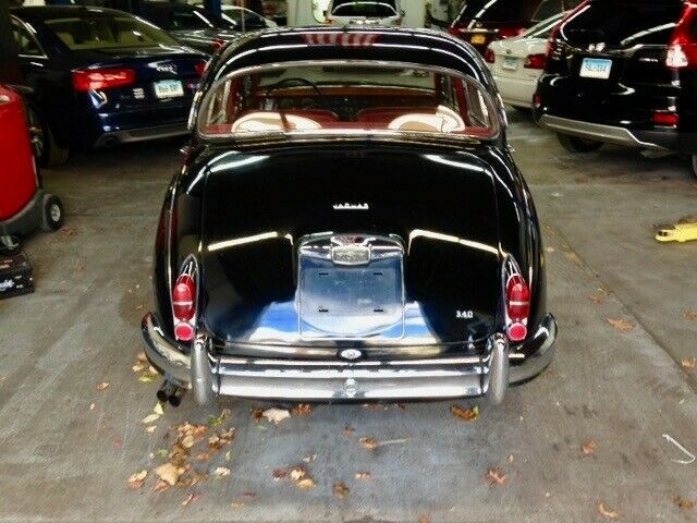 Jaguar 340 1967 image number 18