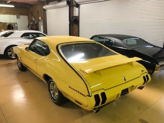 Oldsmobile Cutlass 1970 image number 18