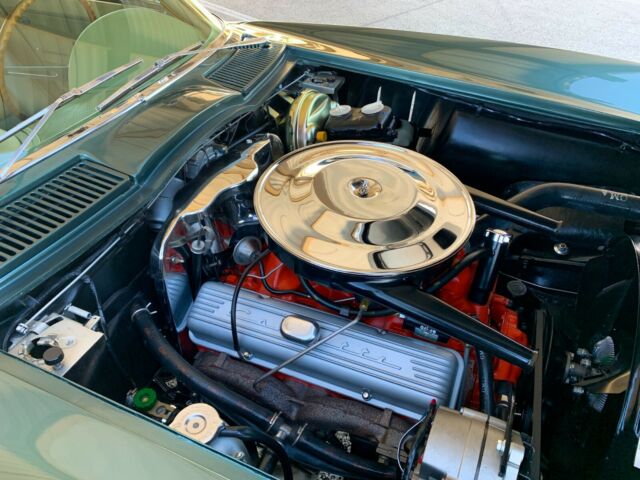 Chevrolet Corvette 1965 image number 21