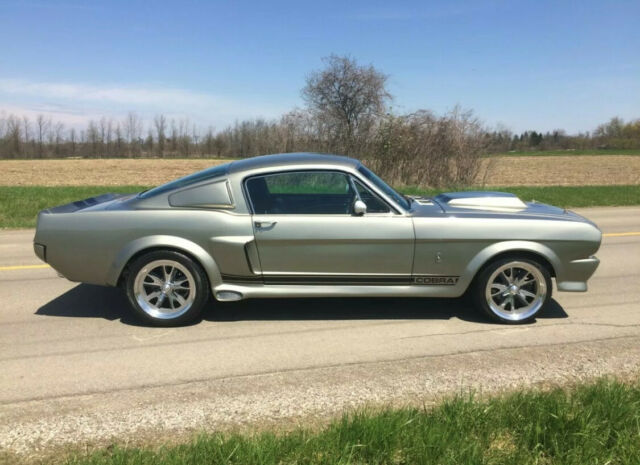 Ford Mustang 1965 image number 2