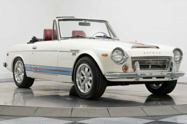Datsun 2000 1969 image number 1