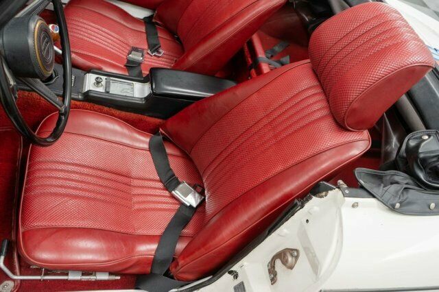 Datsun 2000 1969 image number 21