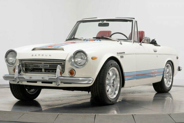Datsun 2000 1969 image number 3