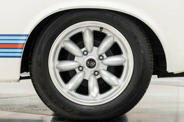 Datsun 2000 1969 image number 9
