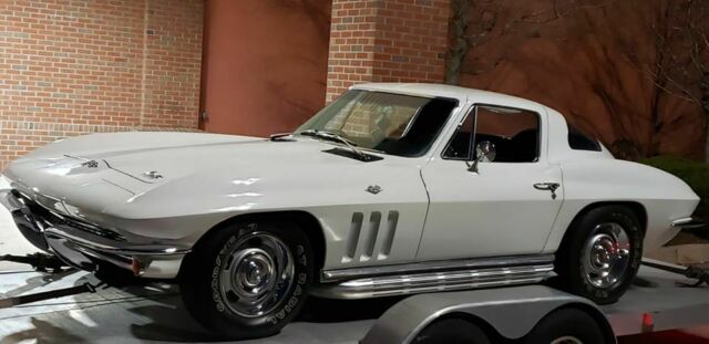Chevrolet Corvette 1966 image number 14