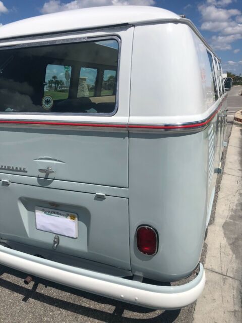 Volkswagen Bus/Vanagon 1973 image number 18
