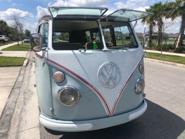 Volkswagen Bus/Vanagon 1973 image number 3