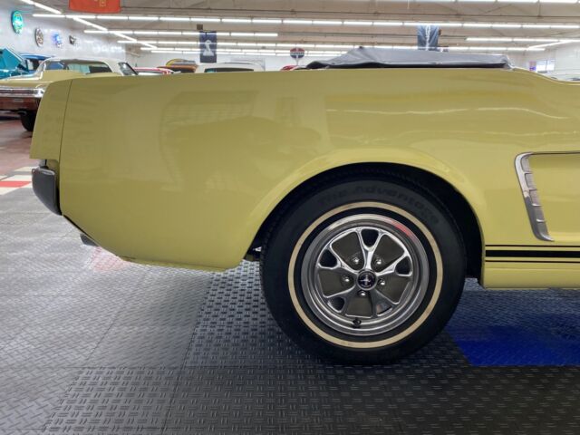 Ford Mustang 1965 image number 22