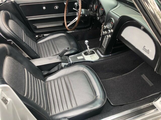 Chevrolet Corvette 1967 image number 11
