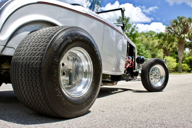 Ford Deuce Highboy Roadster 1932 image number 31