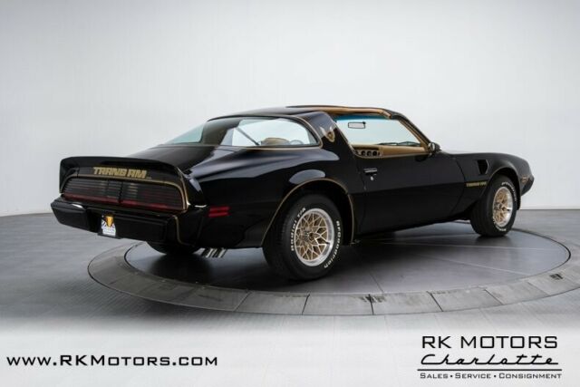 Pontiac Firebird 1979 image number 1