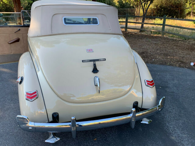 Ford Deluxe 1940 image number 8