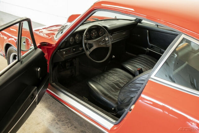 Porsche 911 1970 image number 33