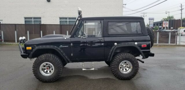 Ford Bronco 1971 image number 15