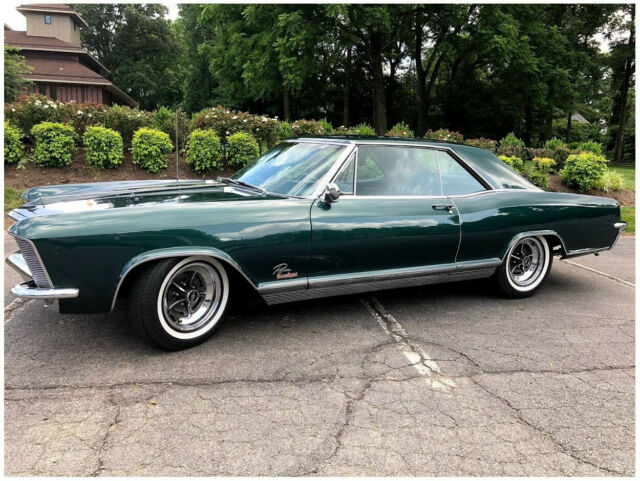 Buick Riviera 1965 image number 1