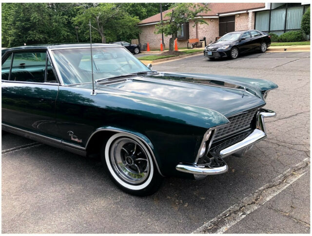 Buick Riviera 1965 image number 31