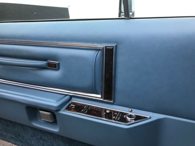 Lincoln Continental 1979 image number 35