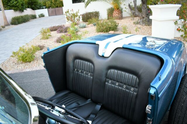 Ford Roadster 1932 image number 22