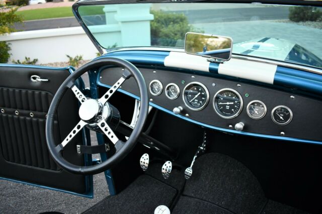 Ford Roadster 1932 image number 23